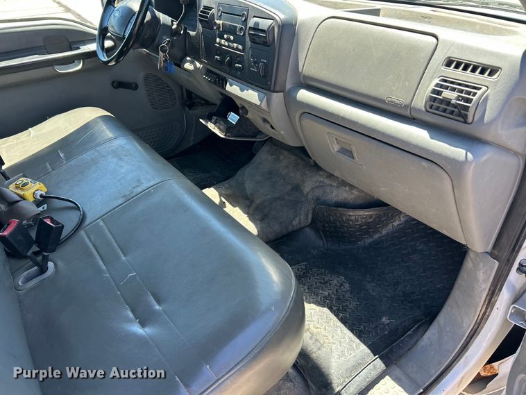 image for item FC2734 2006 Ford F350 Super Duty XL dump bed pickup truck