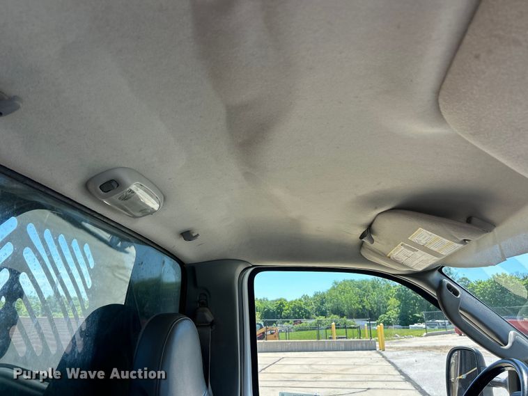 image for item FC2734 2006 Ford F350 Super Duty XL dump bed pickup truck