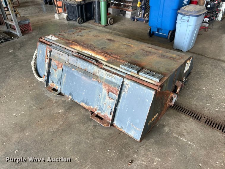 image for item FC2740 2016 Bobcat 72 Sweeper skid steer sweeper