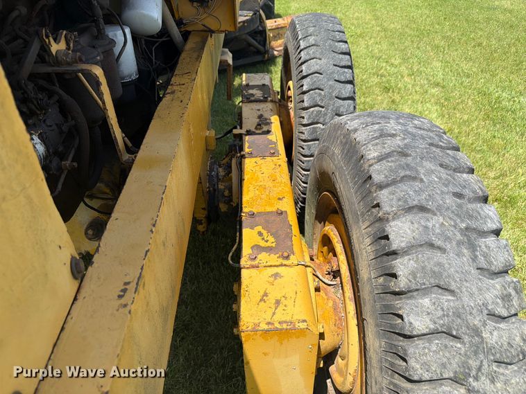 image for item FC3113 1972 Fiat-Allis M65 motor grader