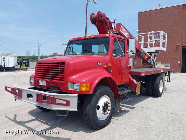 image for item FC4706 1997 International 4700 bucket truck