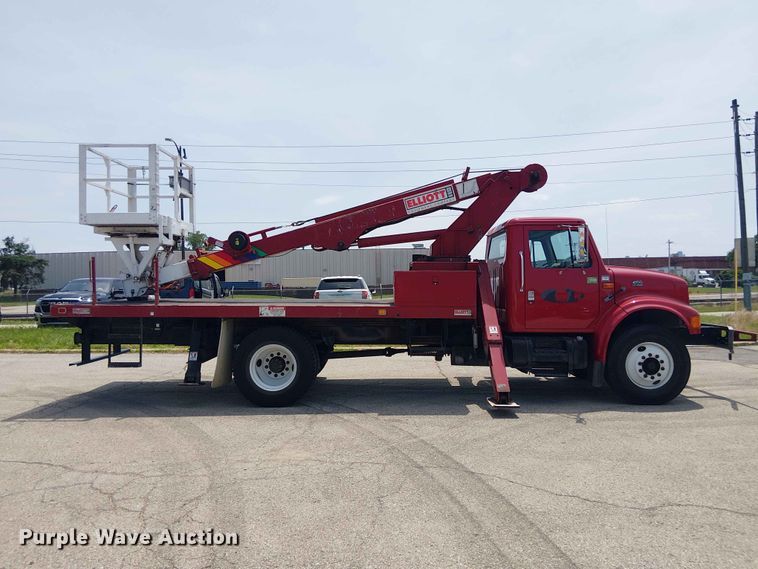 image for item FC4706 1997 International 4700 bucket truck