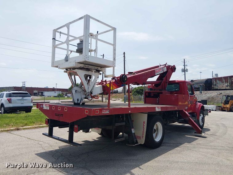 image for item FC4706 1997 International 4700 bucket truck