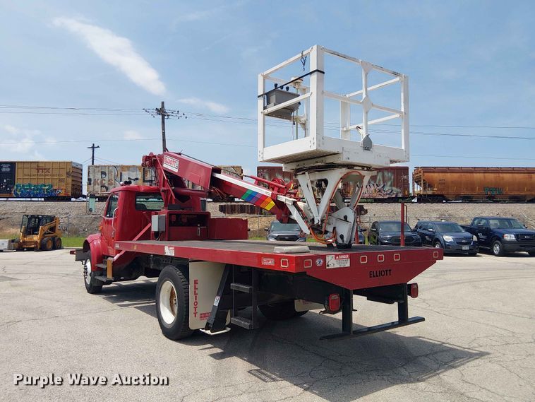 image for item FC4706 1997 International 4700 bucket truck