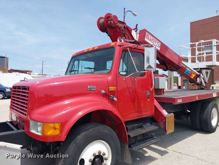 image for item FC4706 1997 International 4700 bucket truck