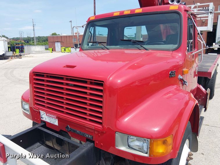 image for item FC4706 1997 International 4700 bucket truck