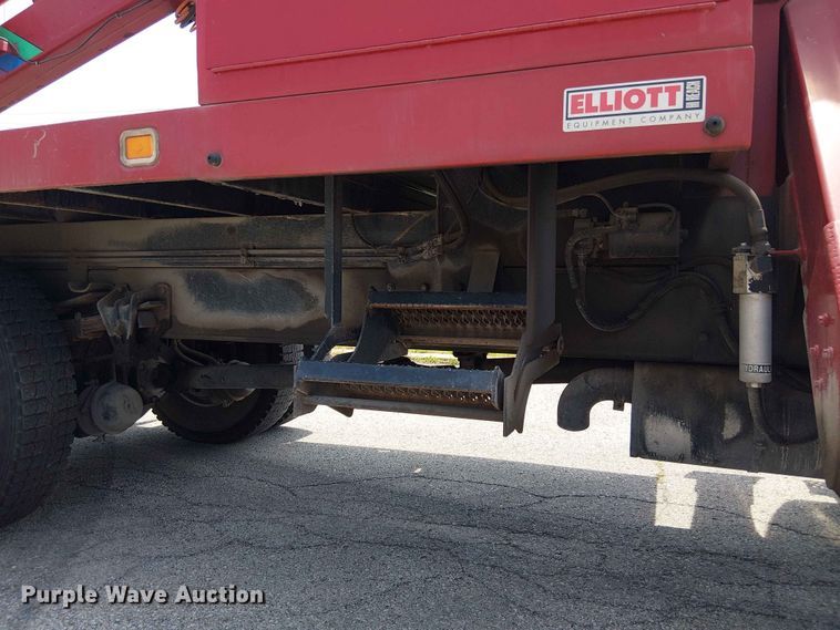 image for item FC4706 1997 International 4700 bucket truck