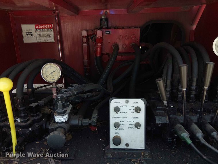 image for item FC4706 1997 International 4700 bucket truck