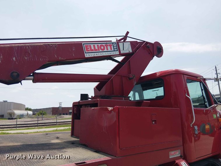 image for item FC4706 1997 International 4700 bucket truck