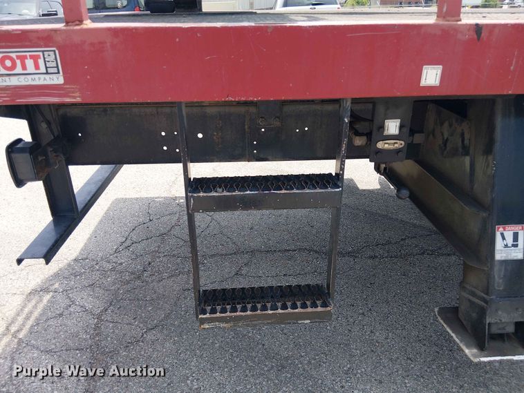 image for item FC4706 1997 International 4700 bucket truck