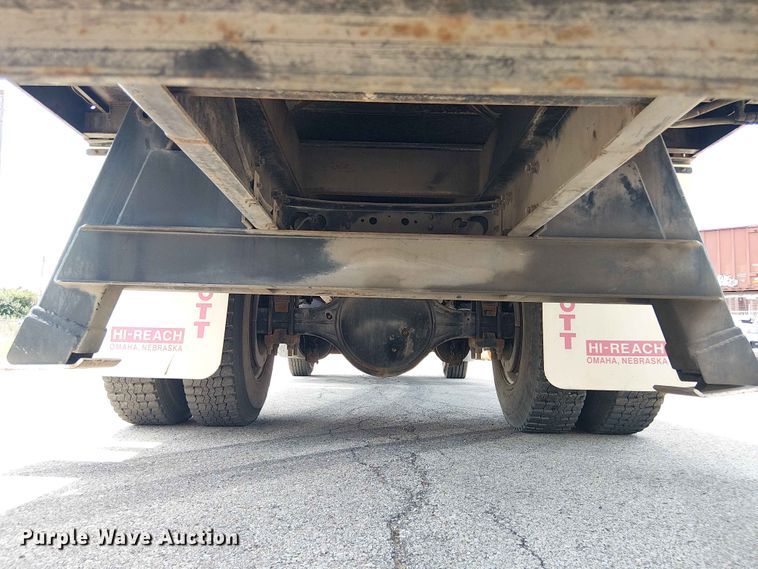 image for item FC4706 1997 International 4700 bucket truck