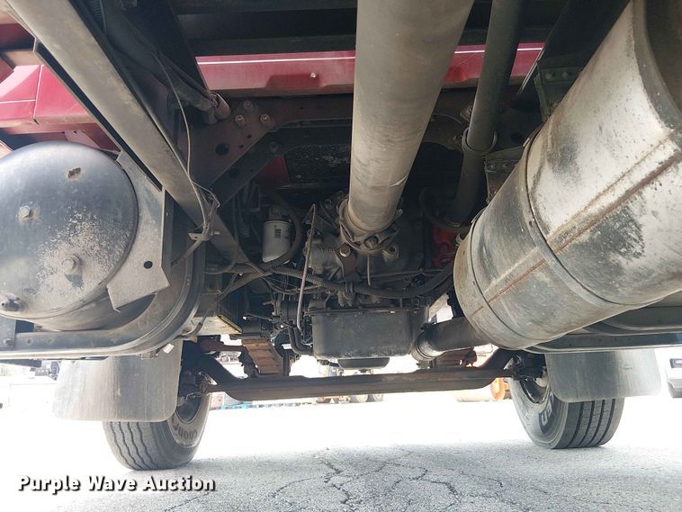 image for item FC4706 1997 International 4700 bucket truck