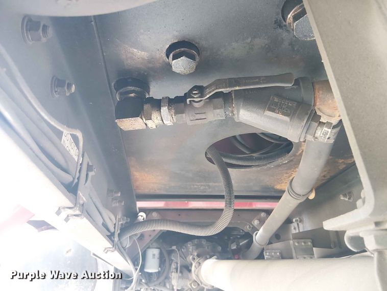 image for item FC4706 1997 International 4700 bucket truck
