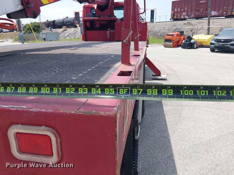 image for item FC4706 1997 International 4700 bucket truck
