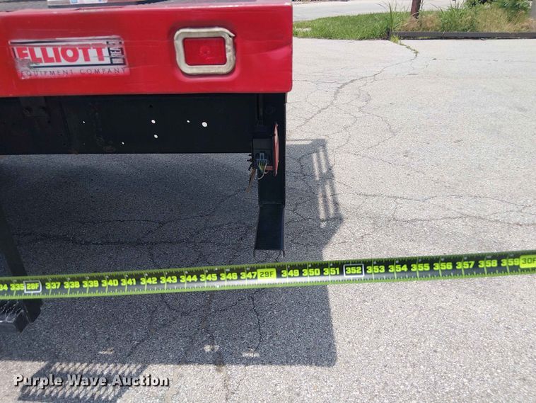 image for item FC4706 1997 International 4700 bucket truck