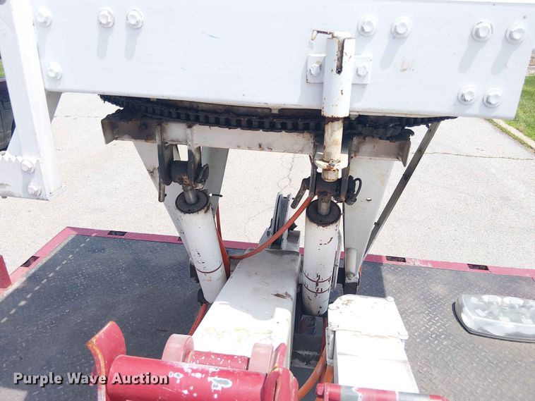 image for item FC4706 1997 International 4700 bucket truck