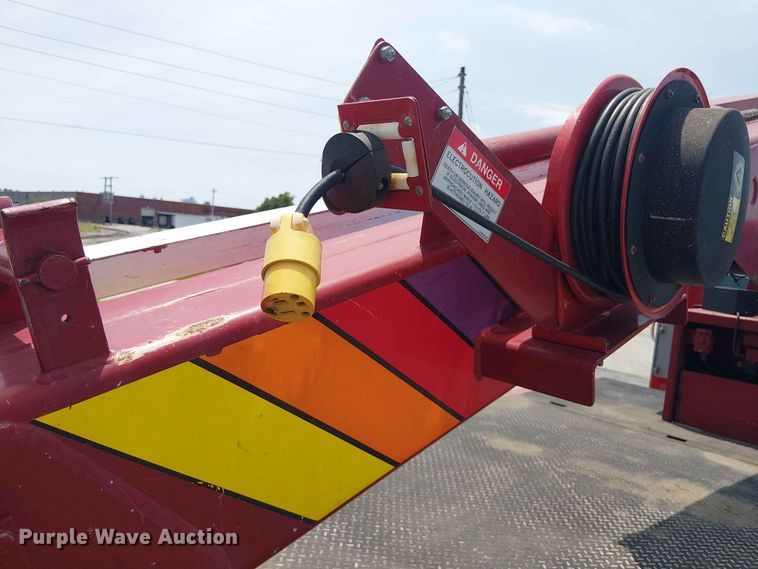image for item FC4706 1997 International 4700 bucket truck