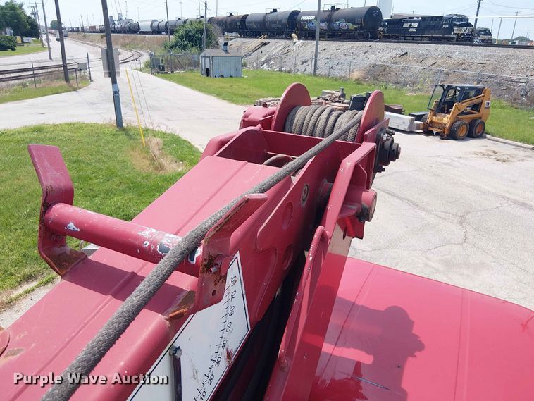 image for item FC4706 1997 International 4700 bucket truck