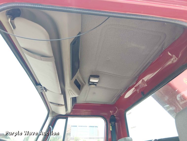 image for item FC4706 1997 International 4700 bucket truck