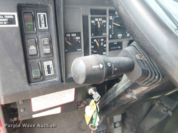 image for item FC4706 1997 International 4700 bucket truck