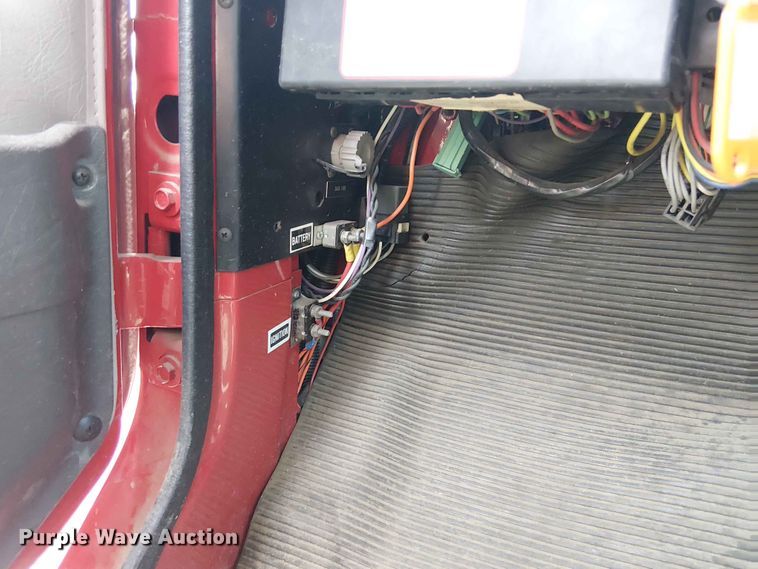 image for item FC4706 1997 International 4700 bucket truck