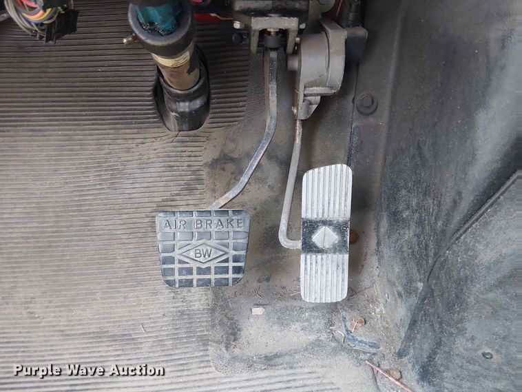 image for item FC4706 1997 International 4700 bucket truck
