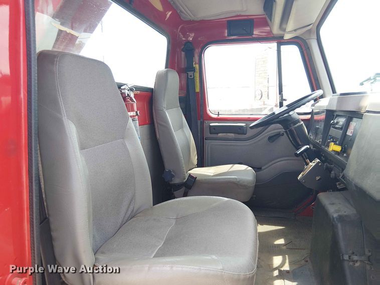 image for item FC4706 1997 International 4700 bucket truck