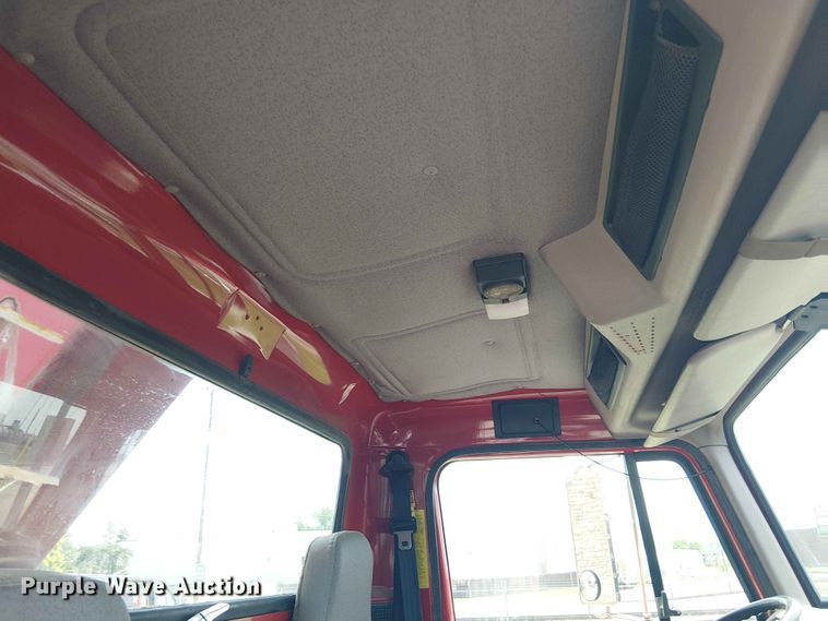 image for item FC4706 1997 International 4700 bucket truck
