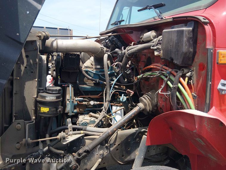 image for item FC4706 1997 International 4700 bucket truck
