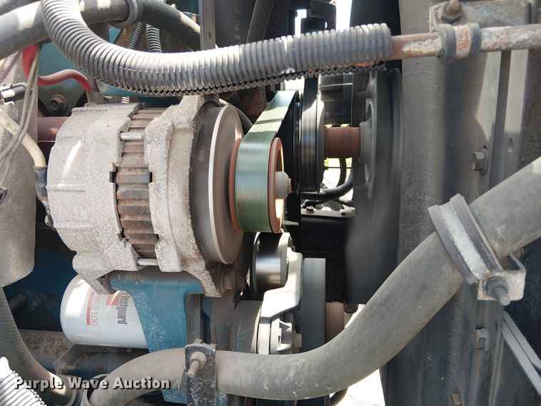 image for item FC4706 1997 International 4700 bucket truck