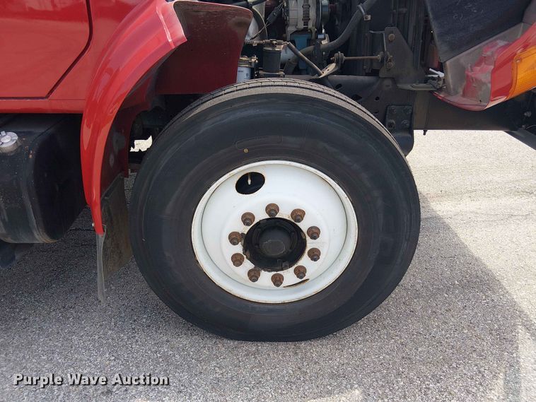 image for item FC4706 1997 International 4700 bucket truck
