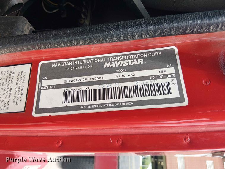 image for item FC4706 1997 International 4700 bucket truck
