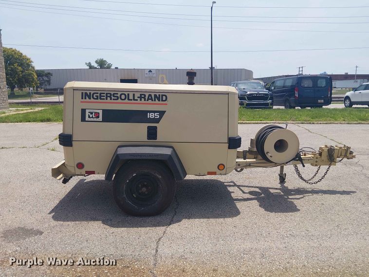 image for item FC4707 1998 Ingersoll Rand P185WJD air compressor