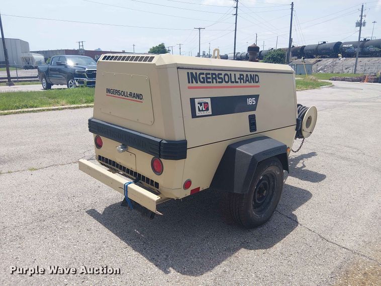 image for item FC4707 1998 Ingersoll Rand P185WJD air compressor