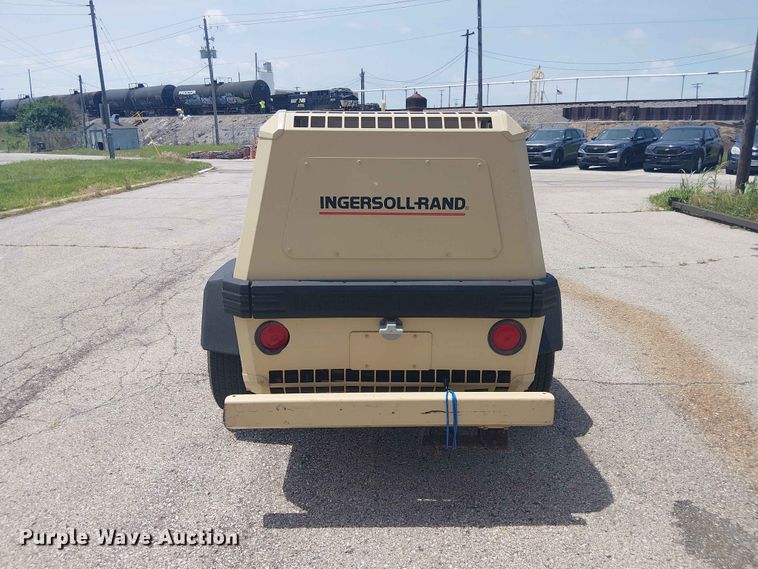 image for item FC4707 1998 Ingersoll Rand P185WJD air compressor