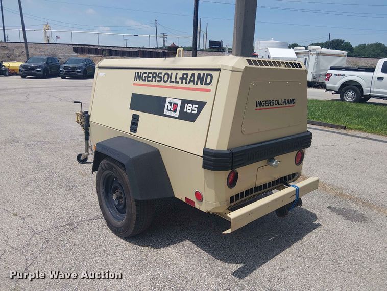 image for item FC4707 1998 Ingersoll Rand P185WJD air compressor