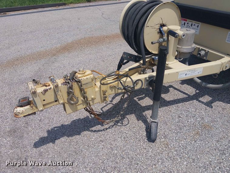 image for item FC4707 1998 Ingersoll Rand P185WJD air compressor