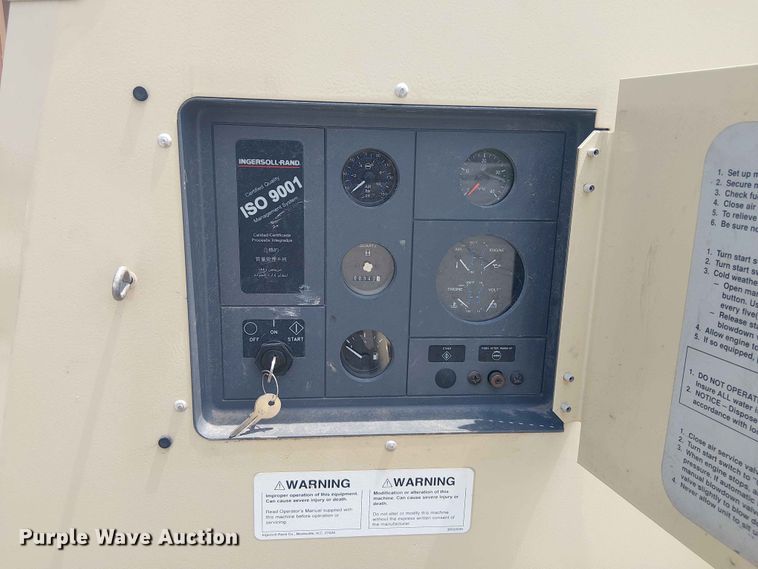 image for item FC4707 1998 Ingersoll Rand P185WJD air compressor