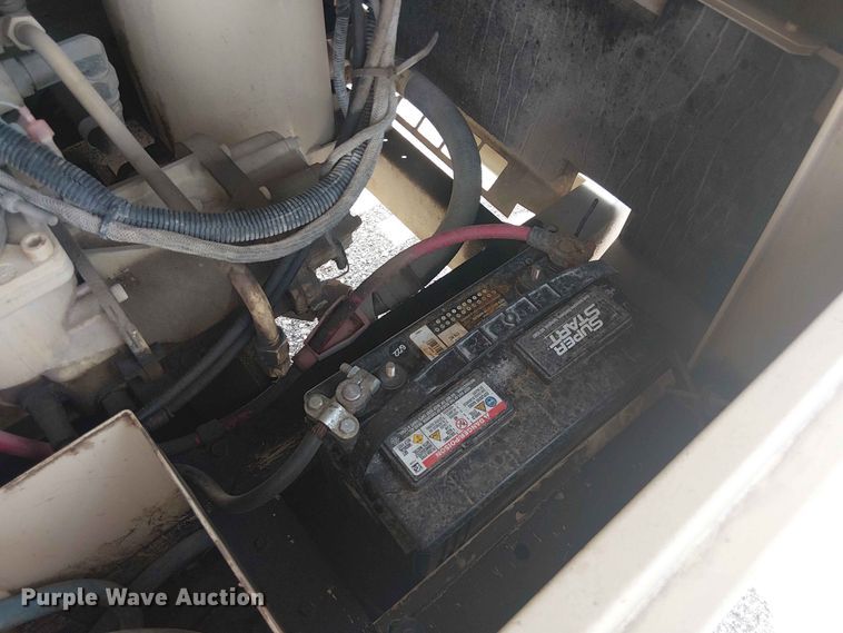 image for item FC4707 1998 Ingersoll Rand P185WJD air compressor