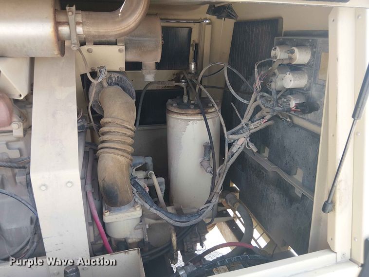 image for item FC4707 1998 Ingersoll Rand P185WJD air compressor