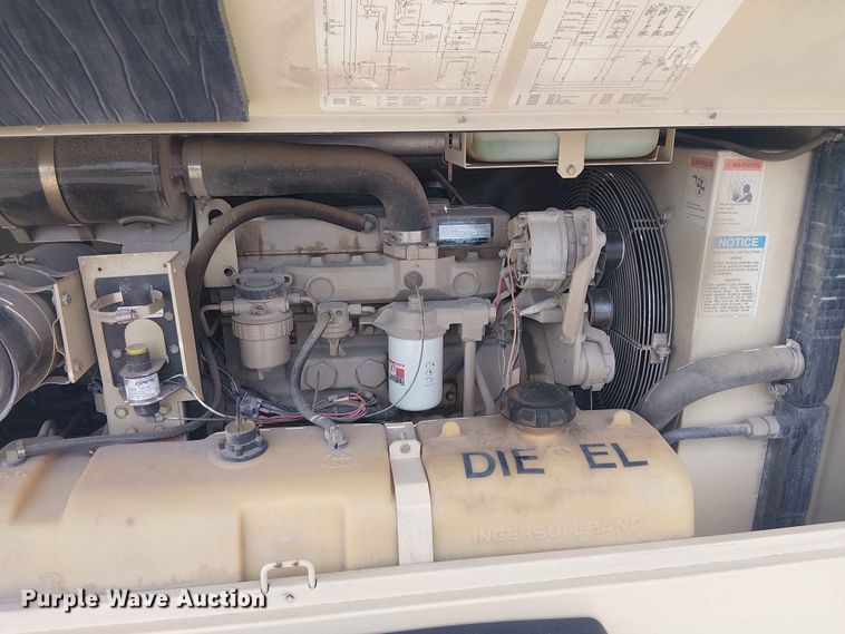 image for item FC4707 1998 Ingersoll Rand P185WJD air compressor