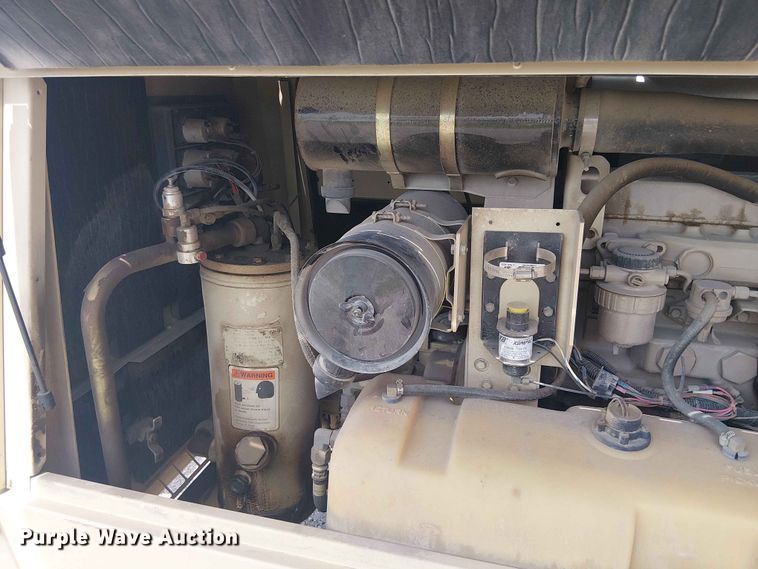 image for item FC4707 1998 Ingersoll Rand P185WJD air compressor