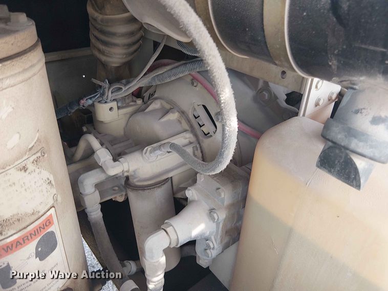image for item FC4707 1998 Ingersoll Rand P185WJD air compressor