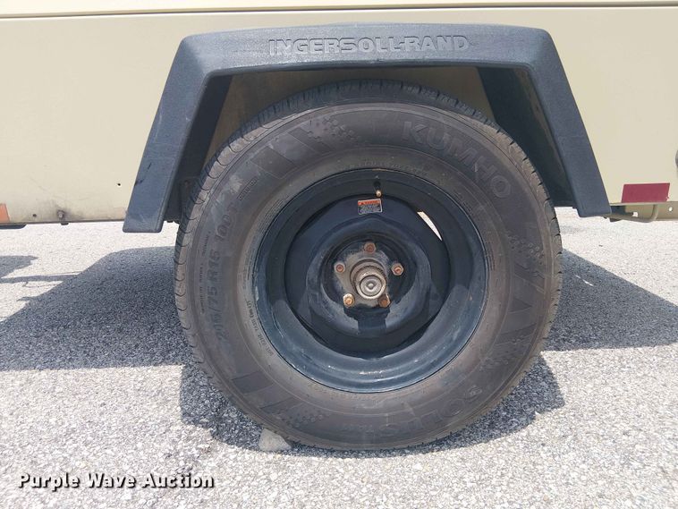 image for item FC4707 1998 Ingersoll Rand P185WJD air compressor