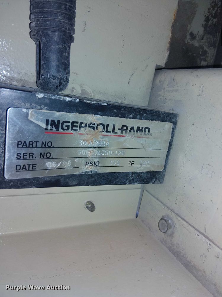 image for item FC4707 1998 Ingersoll Rand P185WJD air compressor