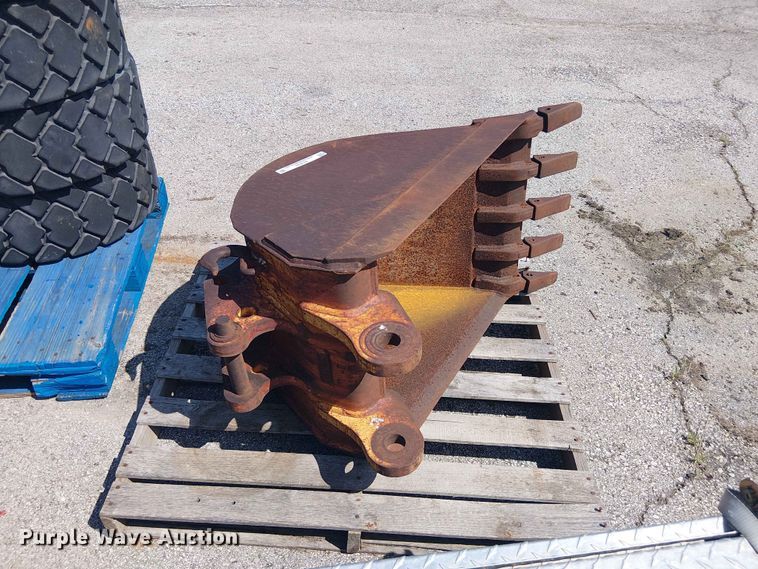 image for item FC4722 Excavator bucket