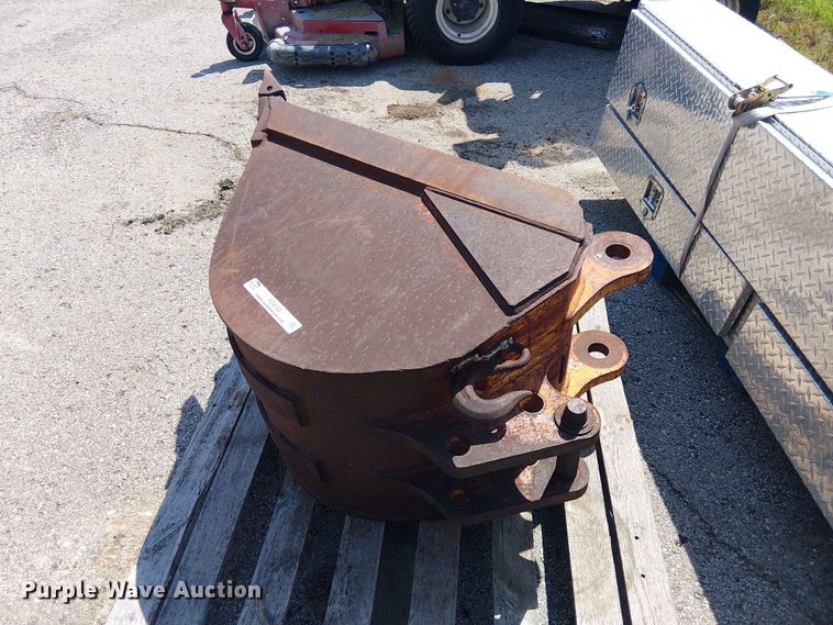 image for item FC4722 Excavator bucket