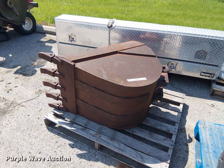 image for item FC4722 Excavator bucket