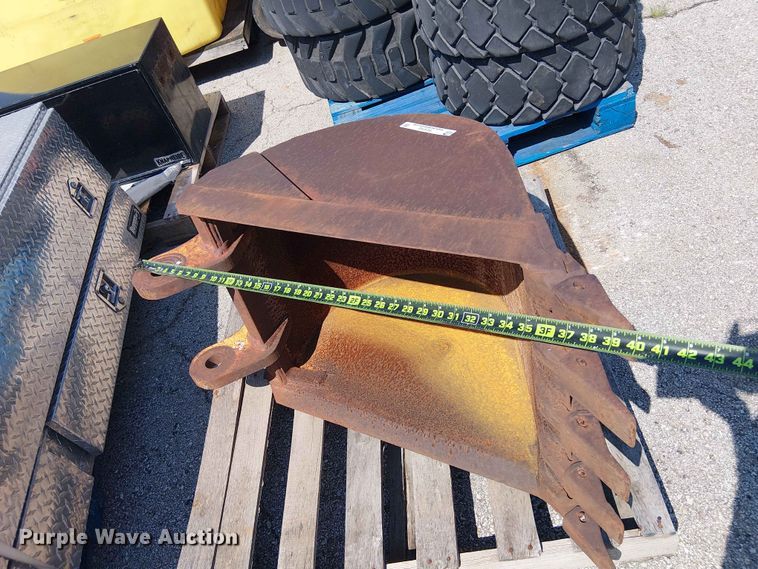 image for item FC4722 Excavator bucket