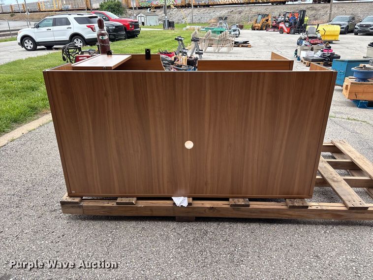 image for item FC4724 (2) desks